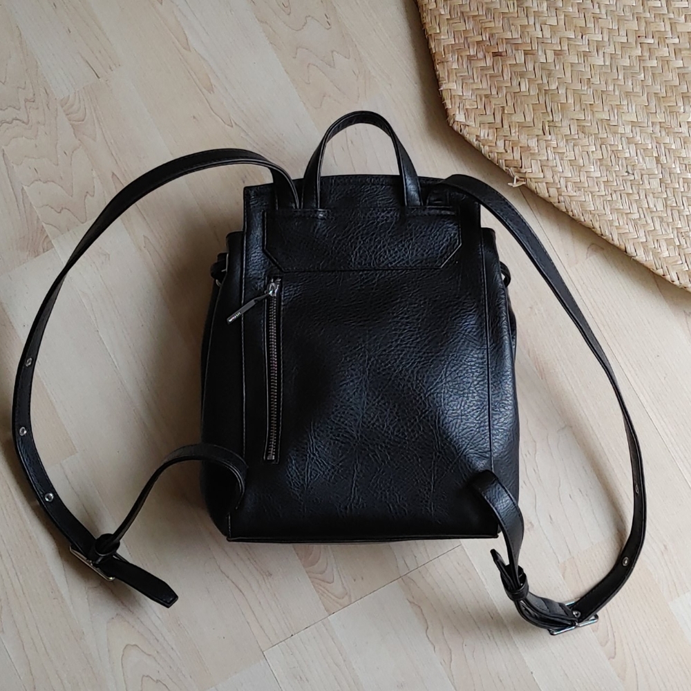 Backpack - Picture 6 of 6